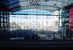 hauptbahnhof-berlin_32855658244_o